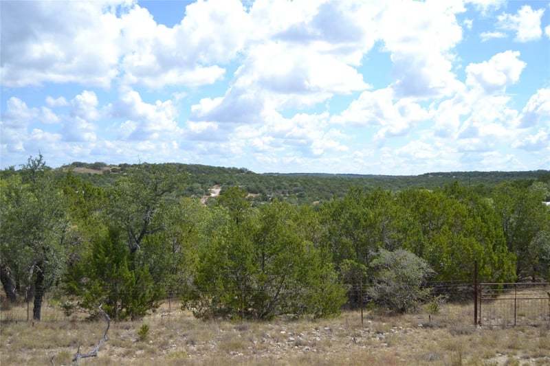 270 Gant RD, Dripping Springs, TX 78620