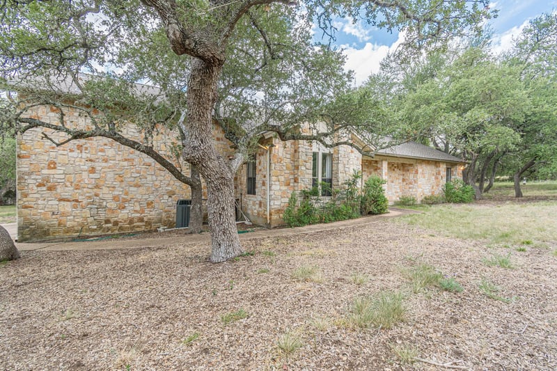 1047 Windmill RD, Dripping Springs, TX 78620
