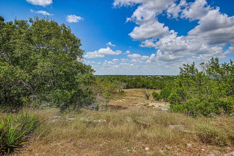 17 Falling Leaf LN, Wimberley, TX 78676