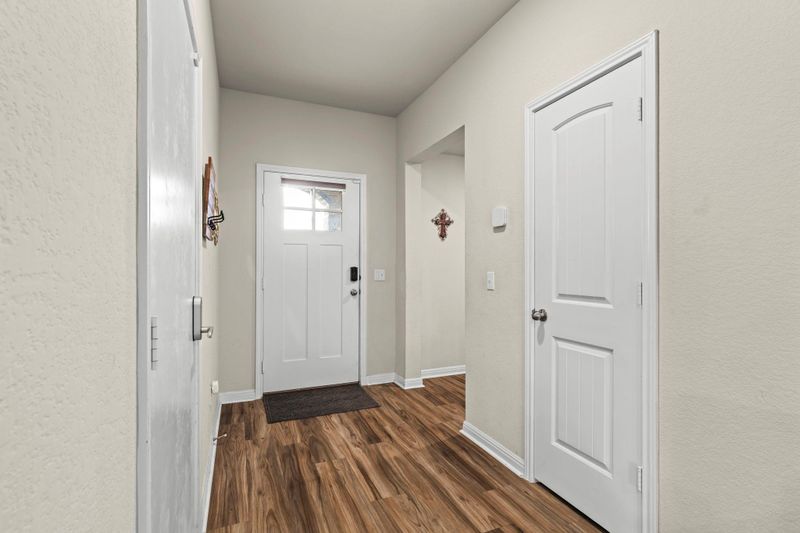 212 Royal Palm Way, Leander, TX 78641