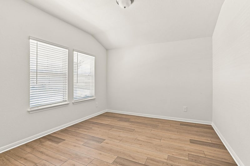 180 Coopers Hawk CRST, Cedar Creek, TX 78612