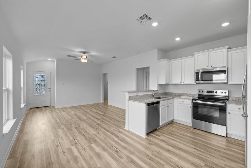 226 Myrtle Oak DR, Maxwell, TX 78656