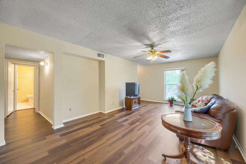909 E Oltorf ST #201, Austin, TX 78704