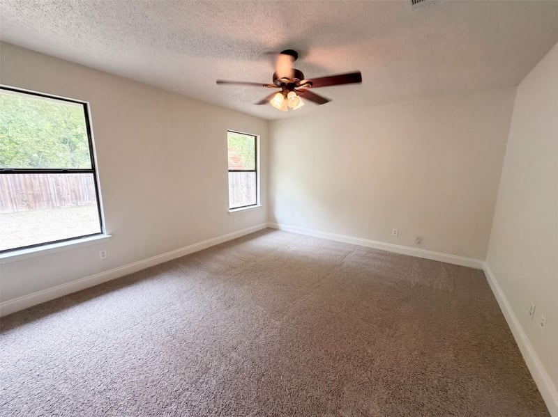 16207 Parkway DR, Pflugerville, TX 78660