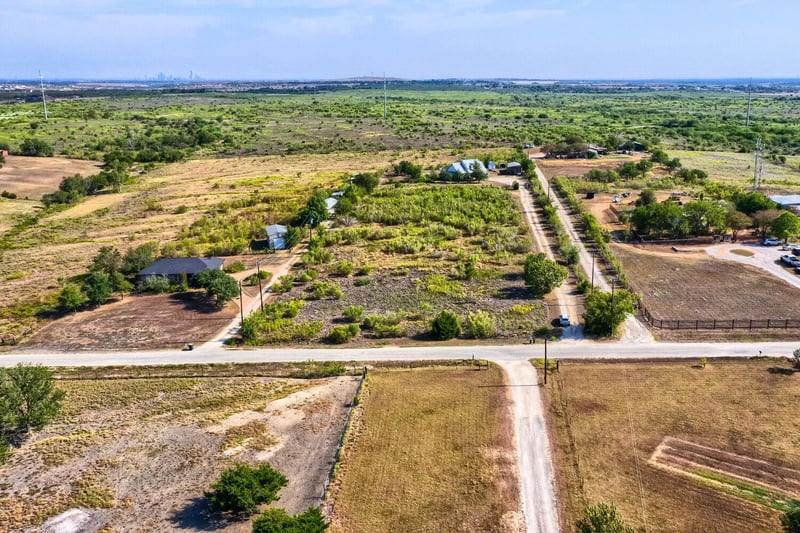 1345 Rich LN, Buda, TX 78610