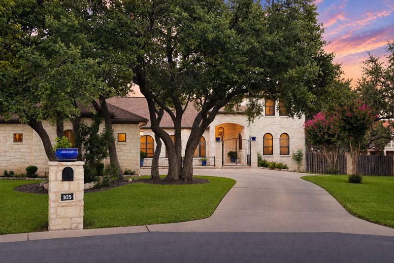 105 Ajuga CT, Lakeway, TX 78734
