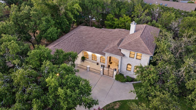 105 Ajuga CT, Lakeway, TX 78734