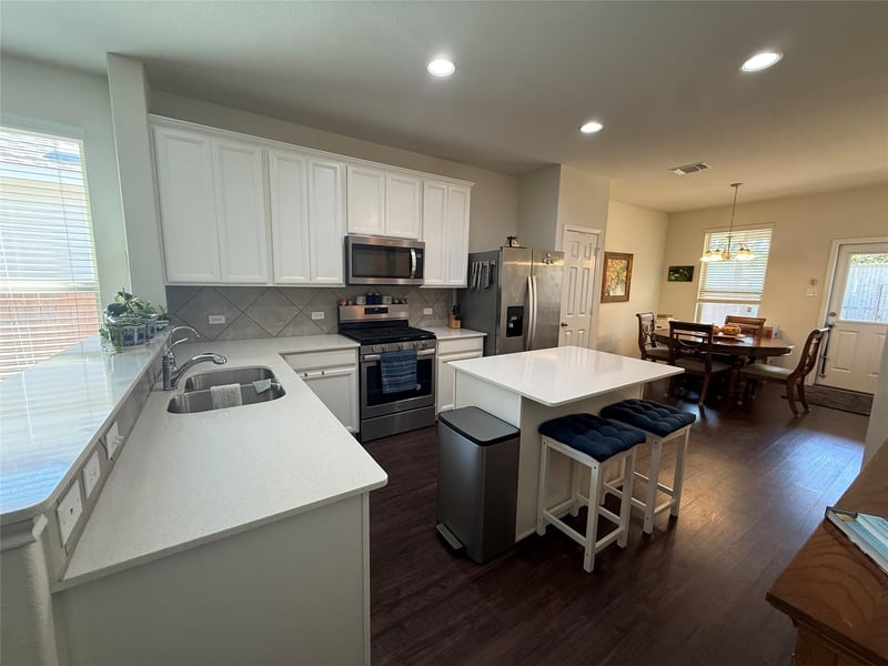 281 La Dera DR, Liberty Hill, TX 78642
