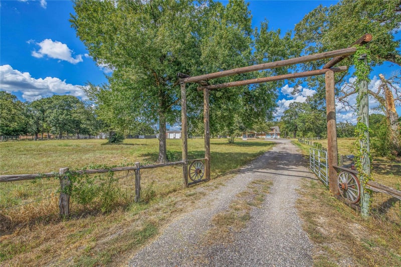 5917 Highway 30, Anderson, TX 77830