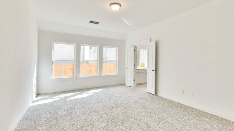 512 Bloomington Loop, Hutto, TX 78634