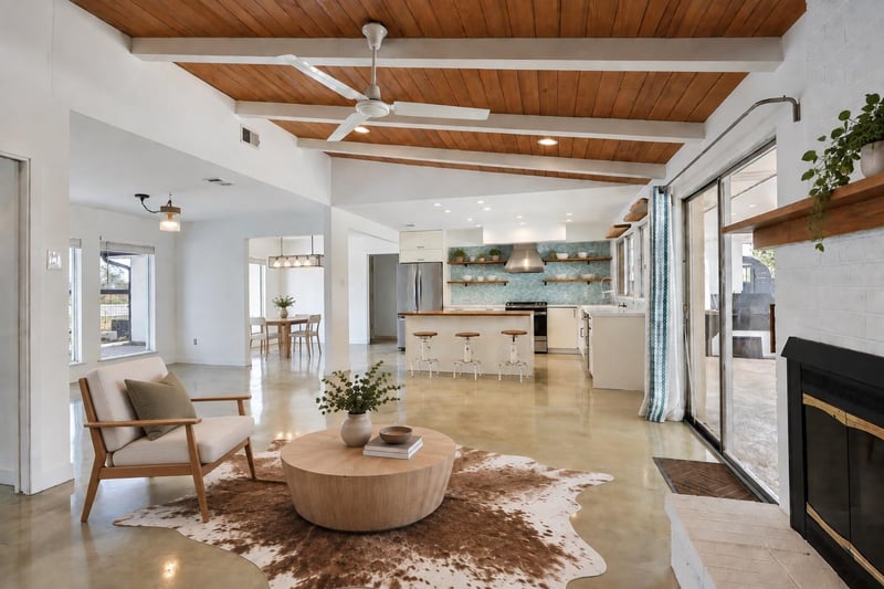 6209 Daffan LN, Austin, TX 78724