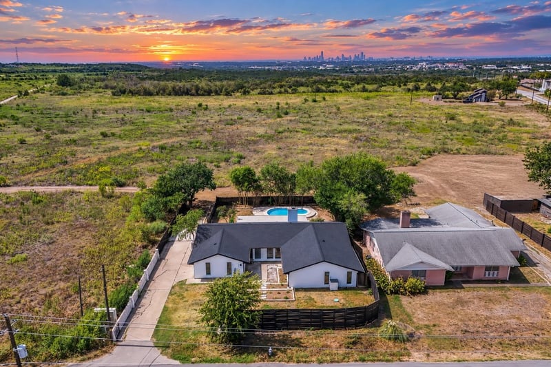6209 Daffan LN, Austin, TX 78724