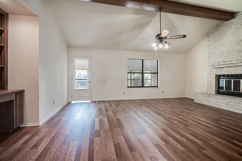 208 Edgewood DR, Fredericksburg, TX 78624