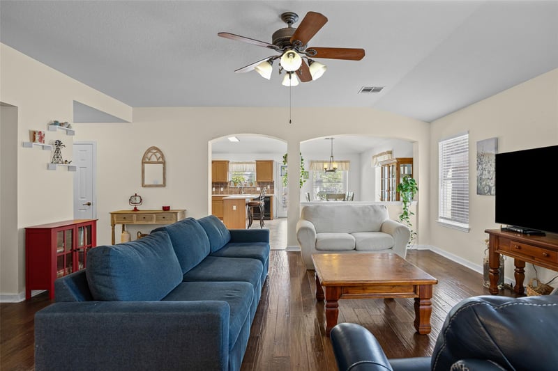 1109 Chardonnay XING, Leander, TX 78641