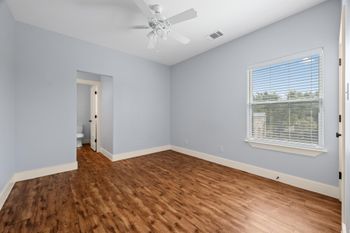 925 Main ST, Liberty Hill, TX 78642