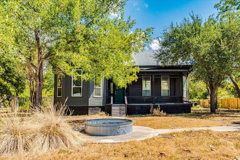 302 N Fm 1660 Hw, Hutto, TX 78634