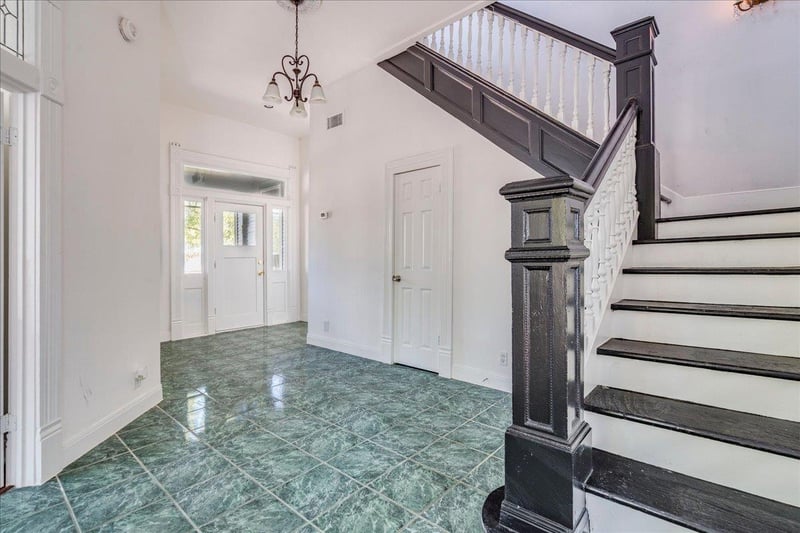 302 N Fm 1660 Hw, Hutto, TX 78634