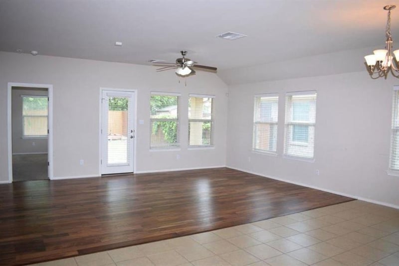 520 S Brook DR, Leander, TX 78641