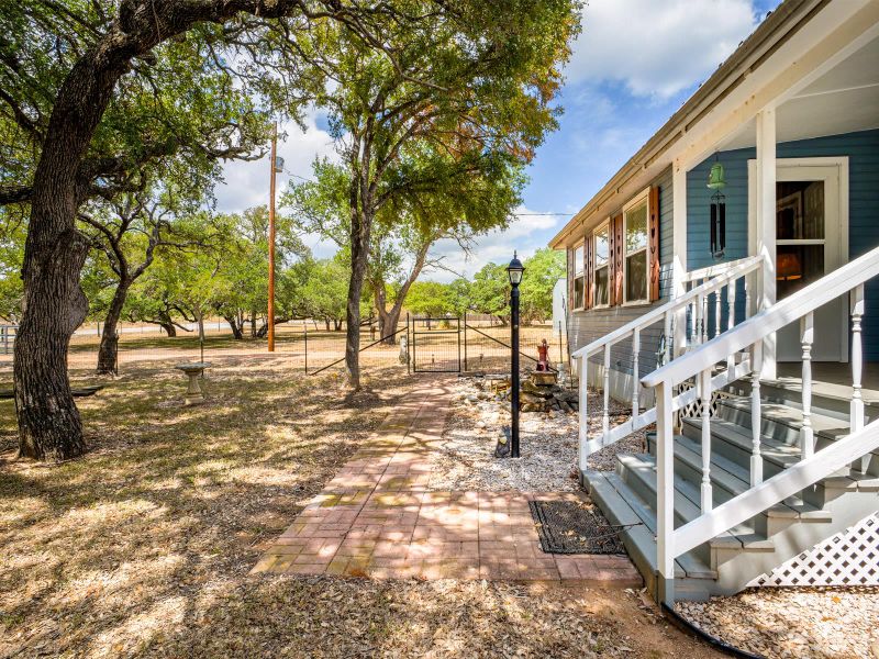 950 Hi Line DR, Buchanan Dam, TX 78609
