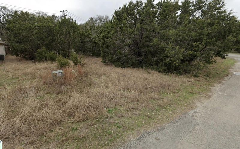21 Wood GLN, Wimberley, TX 78676