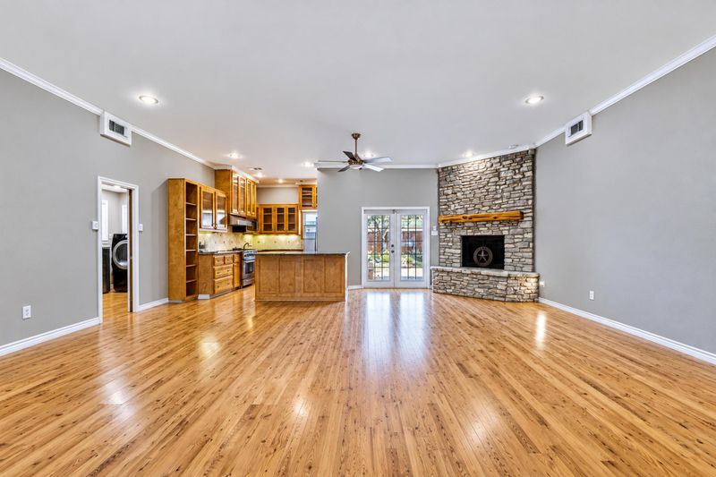 8015 Gault ST, Austin, TX 78757