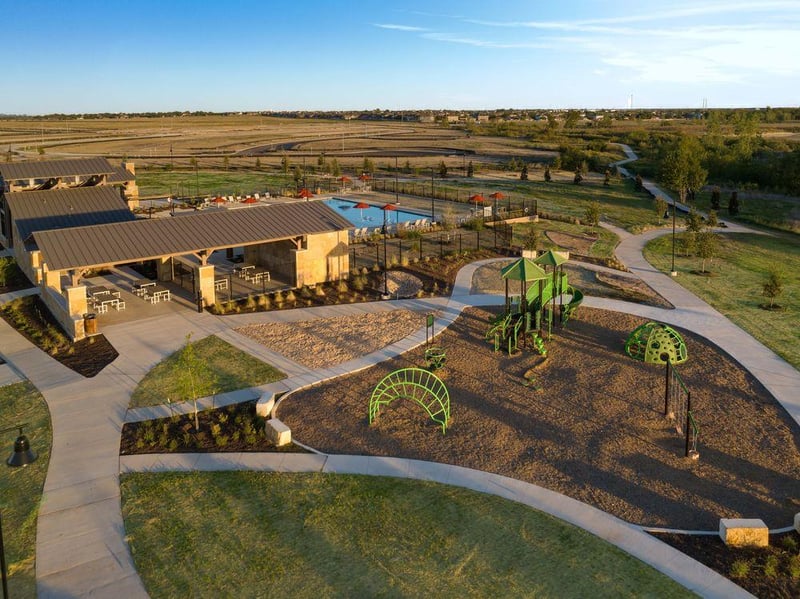 909 Emory Crossing BLVD, Hutto, TX 78634
