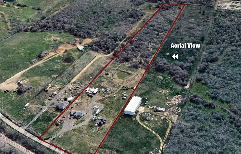 353 Littig RD, Elgin, TX 78621