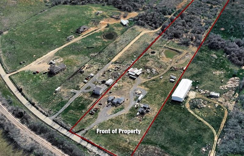 353 Littig RD, Elgin, TX 78621