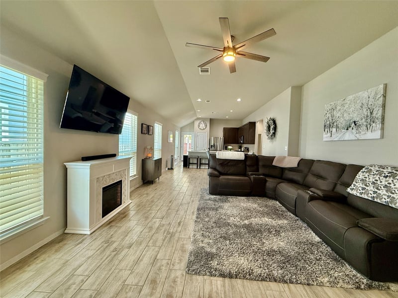 144 Riverhill DR, Georgetown, TX 78628