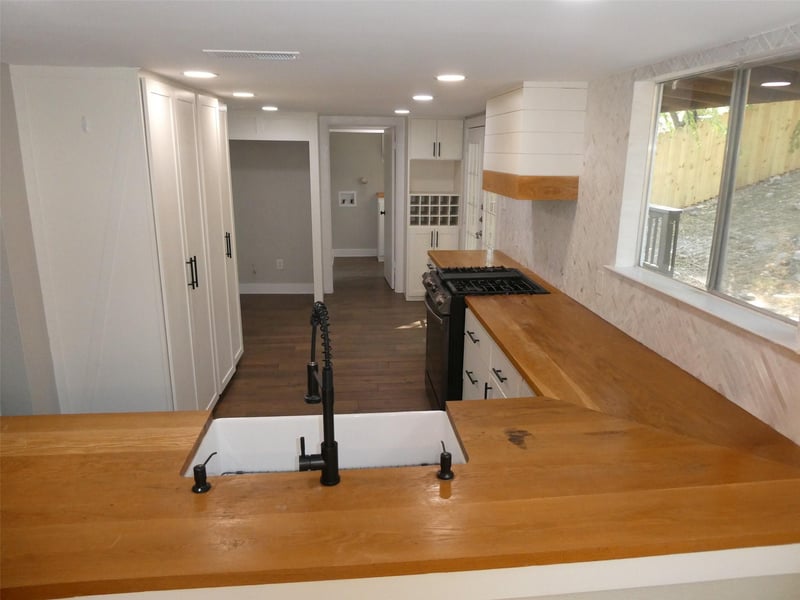 7704 Fenton CV, Austin, TX 78736