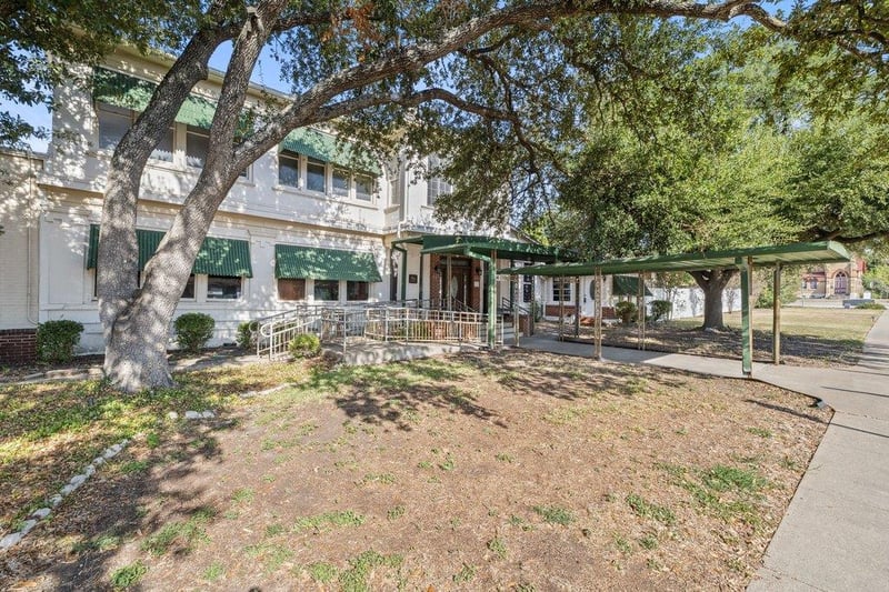 503 Talbot ST, Taylor, TX 76574