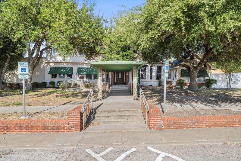 503 Talbot ST, Taylor, TX 76574