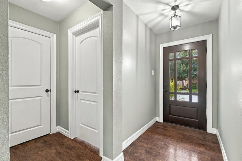 208 Rock Hound LN, Liberty Hill, TX 78642