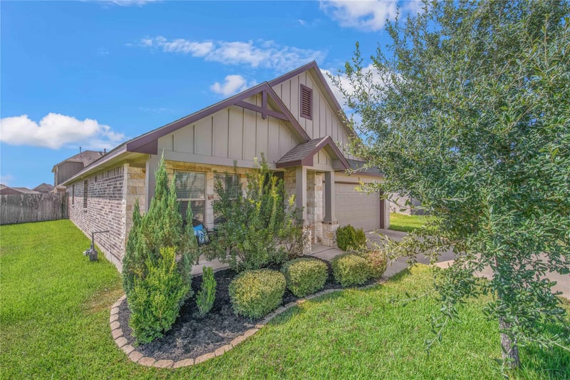 7713 Bunker DR, Navasota, TX 77868