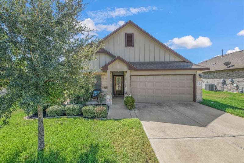 7713 Bunker DR, Navasota, TX 77868