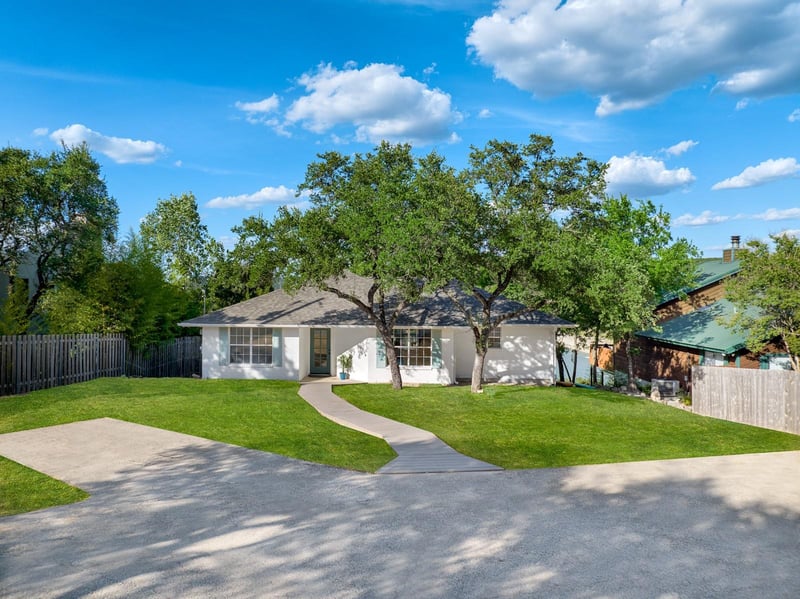 18302 W Rim DR, Jonestown, TX 78645