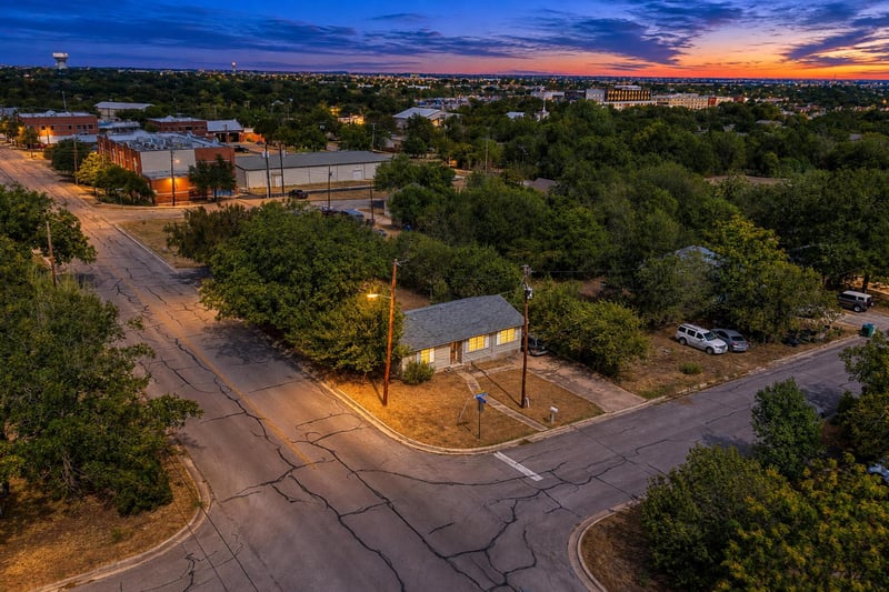 200 E Hoopes Ave, Pflugerville, TX 78660