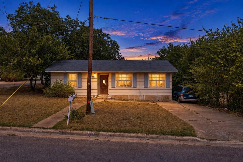 200 E Hoopes Ave, Pflugerville, TX 78660