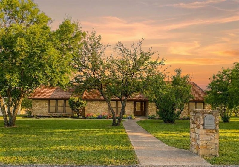 308 Ashwood LN, Georgetown, TX 78628