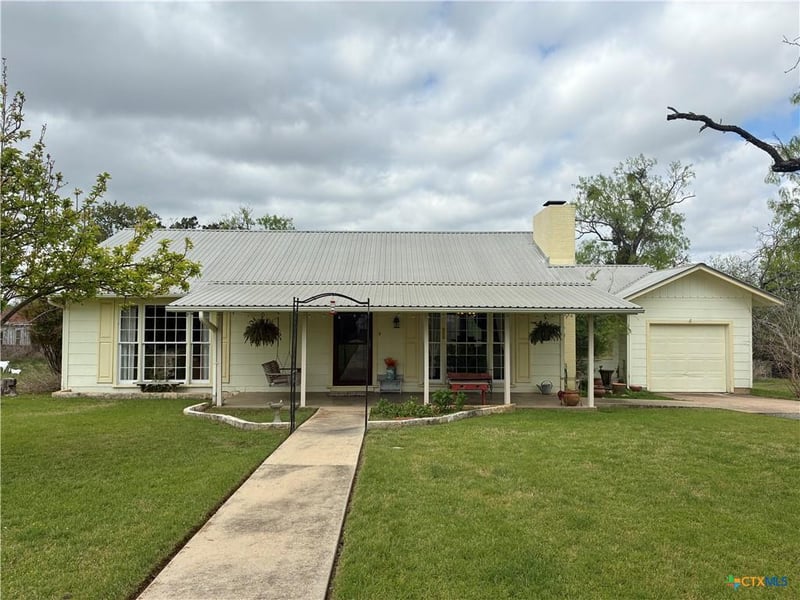 408 S Porter ST, Lampasas, TX 76550