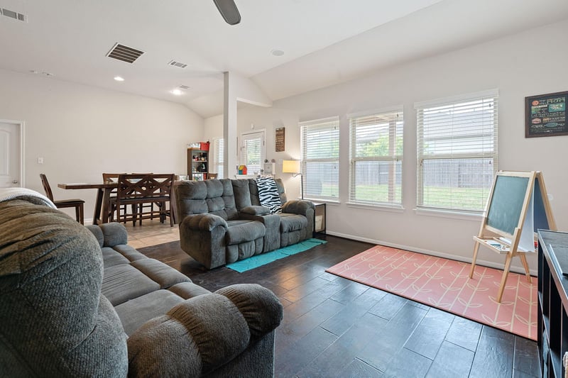 2100 Tranquility LN, Pflugerville, TX 78660
