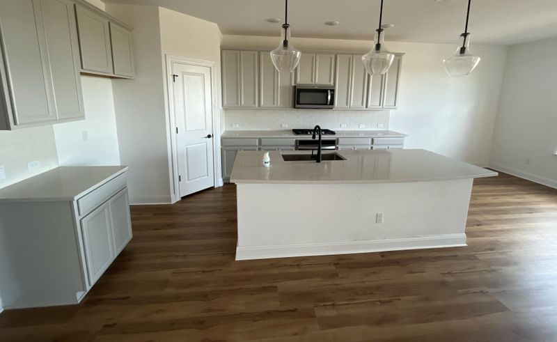 424 Turnbuckle BND, Leander, TX 78641