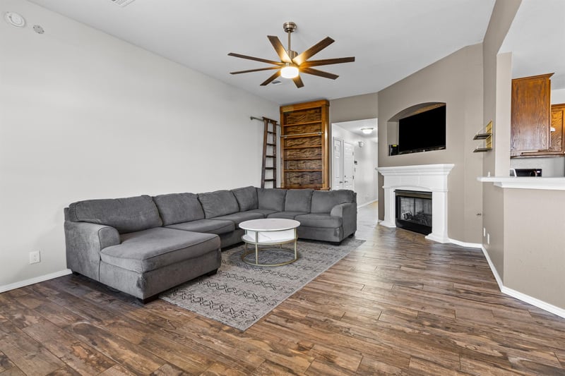 1318 Settlers Valley DR, Pflugerville, TX 78660