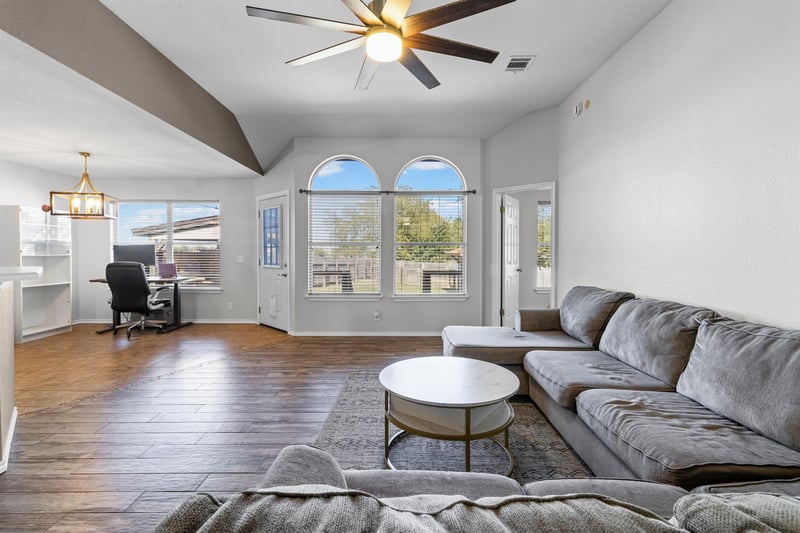 1318 Settlers Valley DR, Pflugerville, TX 78660