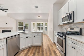 810 Honeysuckle DR, Leander, TX 78641
