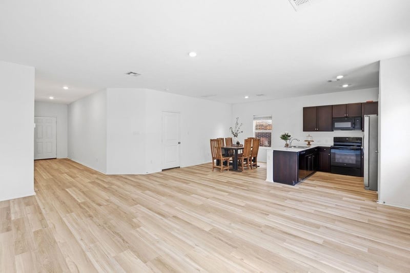 220 Standing Rock LN, Marble Falls, TX 78654