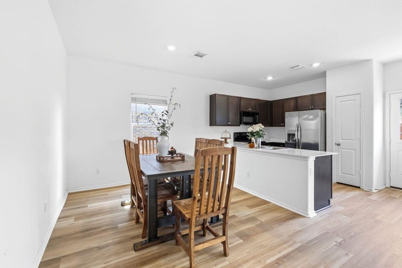 220 Standing Rock LN, Marble Falls, TX 78654