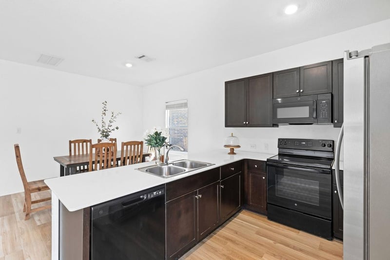220 Standing Rock LN, Marble Falls, TX 78654