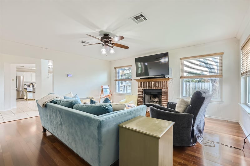 500 Hawthorne LN, Round Rock, TX 78664
