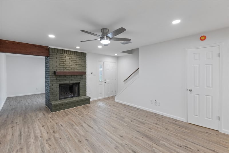 818 Banister LN #818, Austin, TX 78704
